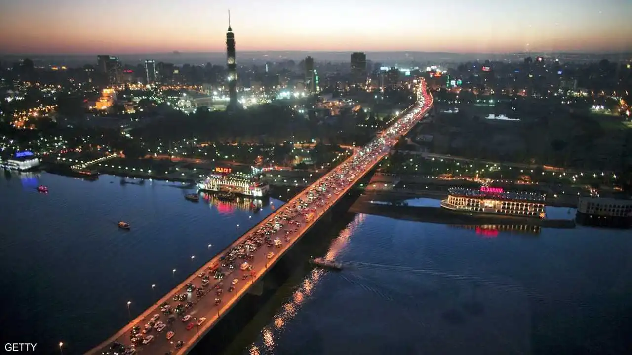 مصر تنهي إجراءات ترشيد الكهرباء وتحدد مواعيد جديدة لإغلاق المحال التجارية